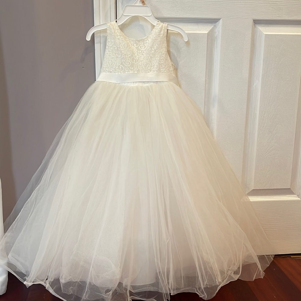 David’s Bridal girls size 3 formal dress ivory